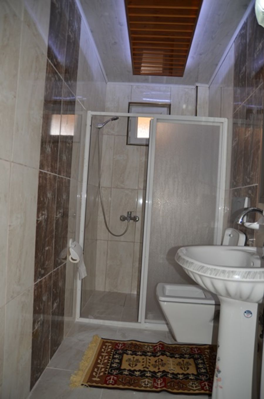 CHAMBRE DOUBLE AVEC LIT KING SIZE
